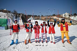 悅動津城開營 津台青年體驗冰雪之美