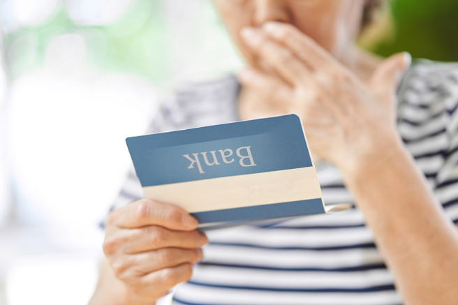 国民年金保险生育给付、农民月退休储金、老农津贴今（20）日入帐，最高一次可领到近4万元补贴。（示意图：shutterstock／达志）