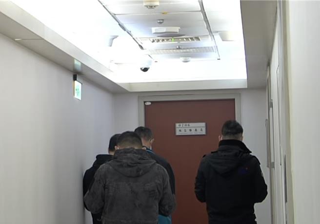 林岱桦的国会办公室及地方服务处均遭搜索，检调单位目前仍在进行调查。（摘自中时新闻网直播）