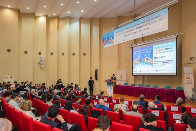 外交部長林佳龍出席「臺加印太區域安全論壇」開幕式，並共同就印太安全進行學術討論。（外交部提供）