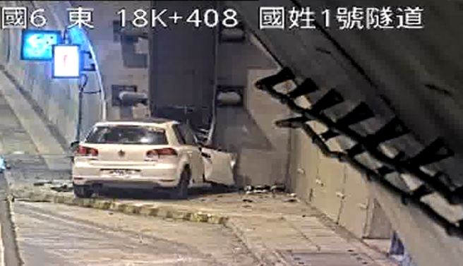 36岁男国姓1号隧道撞墙「车头全烂」。（高速公路1968）