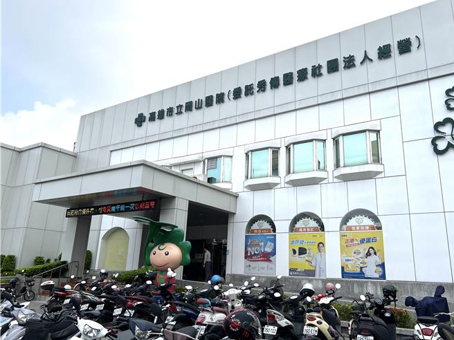 女学生送往冈山秀传医院，目前仍住院观察中。（林瑞益摄）