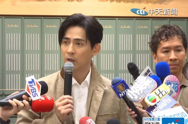 周渝民神情嚴肅，首度透露大S病逝後的感受。（圖／翻攝中天新聞）