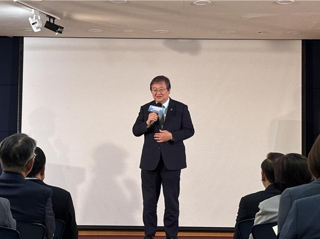 《长照新政策的未来展望 落实健康台湾大策略》新书发表会，多名专家针对我国长照政策提出建言。（李念庭摄）