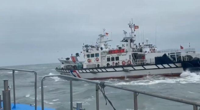 海巡署金马澎分署第十二巡防区今（20日）下午2时许，侦获4艘大陆海警船现身金门南方海域，立即启动应变机制，排程巡防艇进行监控处置。随后，海巡署迅速部署，对大陆海警船进行有效驱离。（图海巡署提供／简铭柱翻摄）