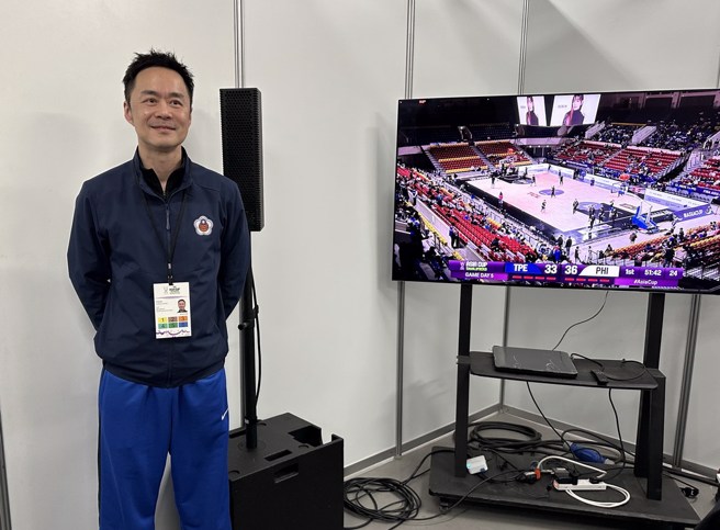 中华篮协副秘书长张承中出面说明这次中华队组训状况。(黄及人摄)