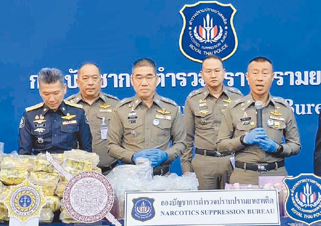 桥头地检署携手台湾与泰国警方，成功破获一起跨国运毒案，专案小组当场查获以「观音王」为包装的安非他命201公斤，市价约新台币4亿元。（桥头地检署提供／林雅惠高雄传真）