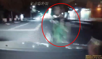 驚悚撞擊片！高雄女遭2車連撞慘死 駕駛「時速狂飆85公里」網罵翻