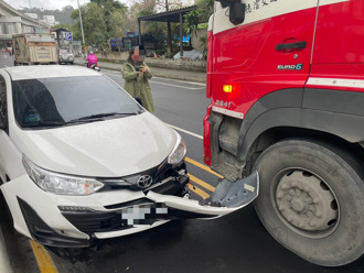 新店水泥車轎車車禍　網友一面倒譏「越級打怪？」真相大逆轉