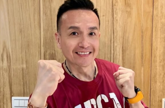 小鐘53歲還未婚！被長輩問「是不是有問題」 6字反擊帥爆