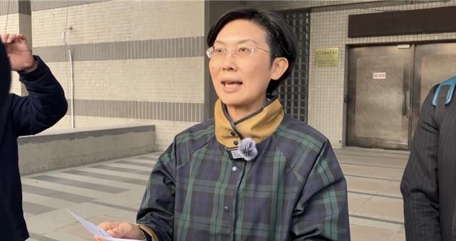 林岱桦获交保后立即向媒体发表声明。（翻摄照片／洪靖宜高雄传真）