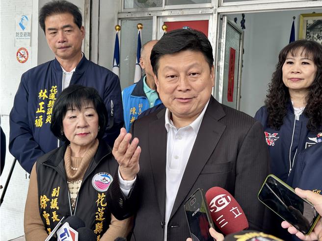 傅崐萁不滿自費赴港為地方行銷，卻遭民進黨卑劣抹黑。（王志偉攝）