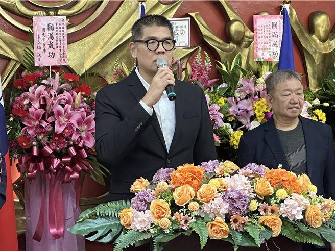 国民党副主席连胜文21日出席国民党新北市议会书记长暨党团干部就职典礼，他抨击为了配合民进党权力争夺，全台都在政治总动员，几乎与大陆搞文革无异。（高钧麟摄）