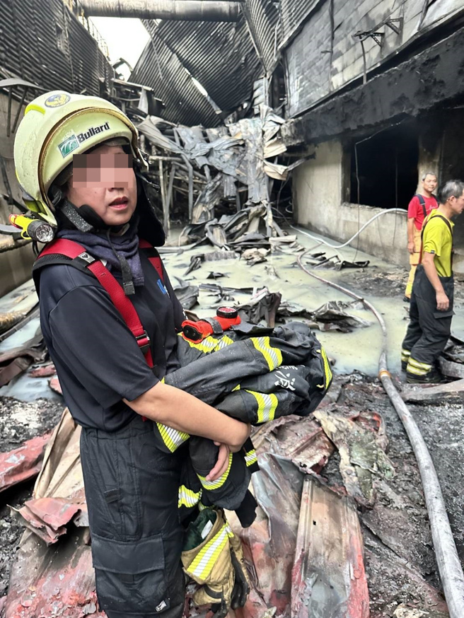 許姓女義消平時參與各種搜索訓練，也曾協助救援高雄氣爆、明揚大火等大型災害現場。（讀者提供／洪靖宜高雄傳真）