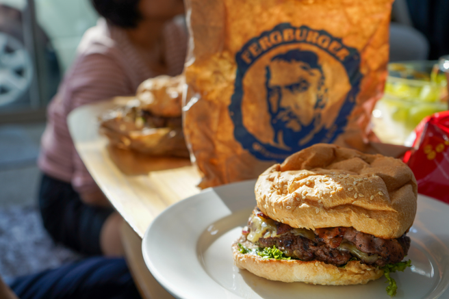 紐西蘭皇后鎮知名漢堡店Fergburger最近發生一起種族歧視是件。(示意圖:shutterstock/達志)