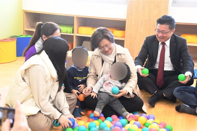 彰化县竹塘乡卫生所暨长照卫福大楼，设有托婴中心与育儿亲子馆。（叶静美摄）