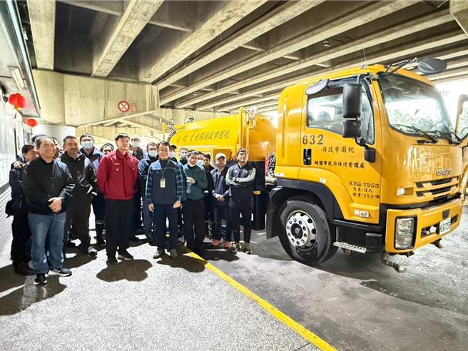 桃园市消防局大有分队21日到桃园市环境管理处桃园中队部办理防火宣导，提升清洁队员防灾知识，并强化火灾发生时人员的应变能力，若未来遇到火警，仍及早发觉并进行初期应变，让火势不致扩大。（消防提供）