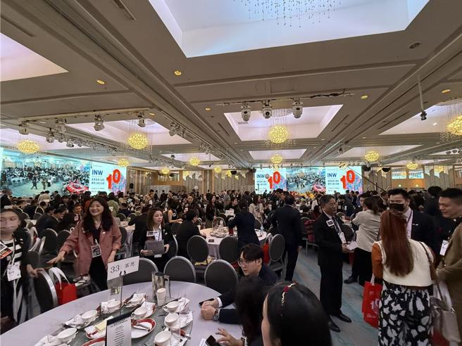 全球最大商务引荐平台BNI高屏区成立10周年，21日举办国际人脉交流周 INW」，会员参加踊跃。图／陈建宇