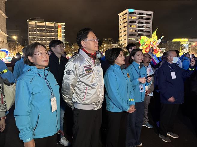 2025台湾灯会在桃园进入倒数，21日云林县长张丽善率领团及北港朝天宫，约 50人来访，并进行双方城市交流。（廖姮玥摄）