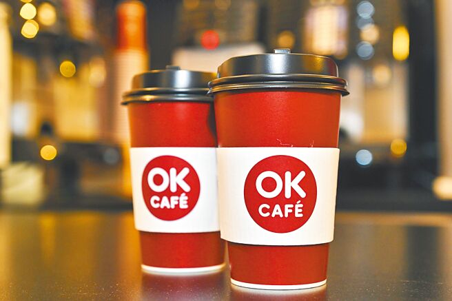 OKmart門市推指定咖啡買2送2。（OKmart提供）