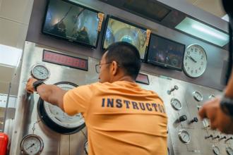 水械專長班減壓訓練 驗證學員潛深能力