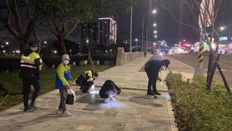 賞燈返家婦人不慎摔斷牙  桃警助送醫展開超級尋牙任務