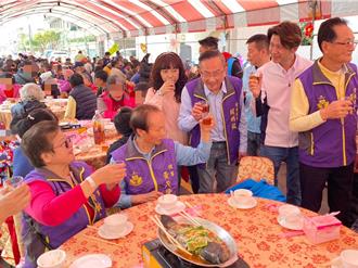 彰化企業家宴請250位街友 台中文心青商會物資送暖助350家庭