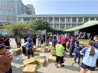 東港高中生從事移工人權服務！他開物資車應援