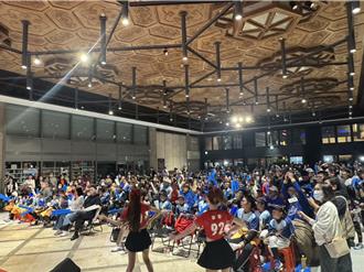 經典賽直播派對嗨翻基隆文化中心 謝國樑與李凱威齊打氣