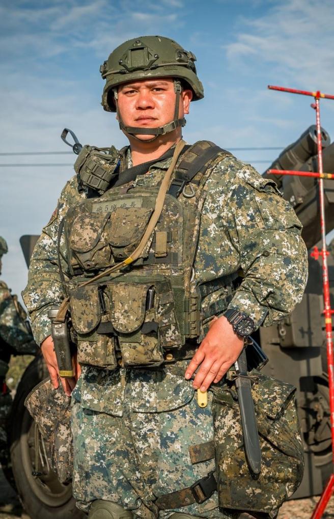 炮长田凯恩上士。（记者陈怡璇摄）