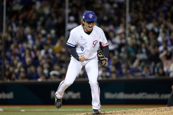 中華隊派出陳柏豪上場中繼。（杜宜諳攝）