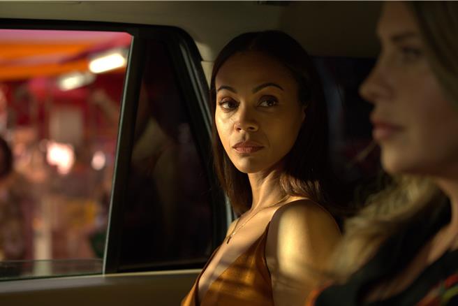 柔伊莎达娜大讚卡拉在诠释角色时展现了难得的力量与勇气。（Catchplay提供）