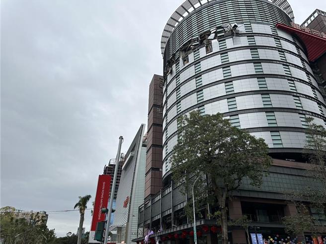 台中新光三越气爆案酿4死38伤，其中24岁姜姓男楼管脑部受重创、身体多处骨折送医抢救，17日脱离险境，22日再传好消息，已经移除呼吸器，目前状况稳定。（本报资料照片）