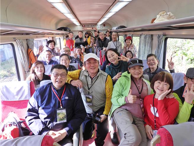 台铁规画竹东内湾邮轮式列车22日首发从台北站出发。（台铁公司提供／蔡明亘台北传真）