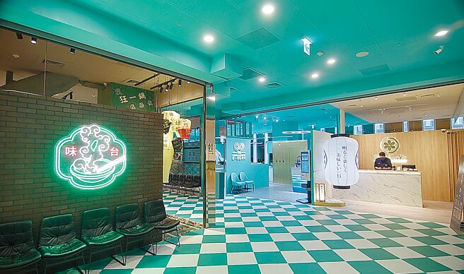 「狂一鍋」新台式火鍋與「明水然．樂」無菜單鐵板燒，以及「狂一鍋酸菜魚」接棒進駐同棟大樓同一樓層，打造西門町「樂多多美食一層樓」。圖／姚舜．樂多多集團