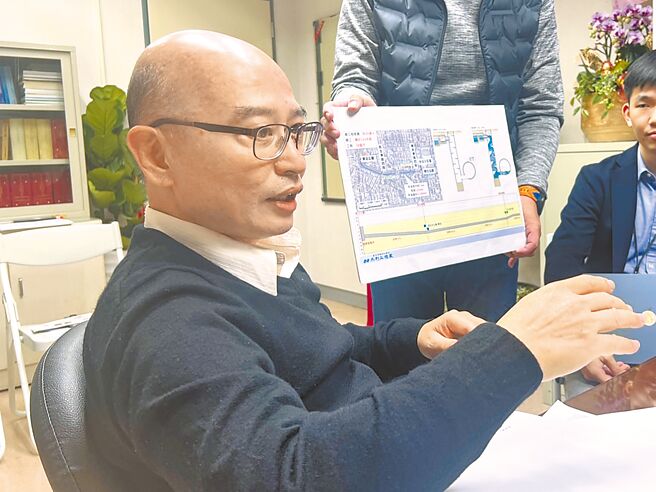 台北市水利处长张凯尧表示，优先选中敦化北路兴建起因于该路段成年饱受积水之苦，尤其小巨蛋周边。（张珈瑄摄）