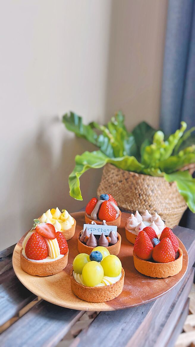 苗栗头份水果塔专门店「日曜甜塔制造所」将参与「228连假市集」，推出多种口味水果塔。（台茂购物中心提供）