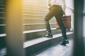 4生肖2025年先苦後甘 錢到年底越賺越多