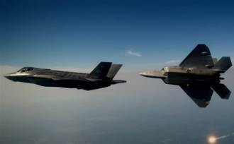 美F-22、F-35不行了？前飛官看到妥善率：這點很傷腦筋