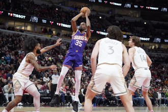 NBA》終於止敗！畢爾重返先發攜手KD、布克轟垮公牛