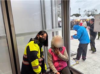 北上逛燈會卻與家人走散 最後靠廣播找到重聽老婦