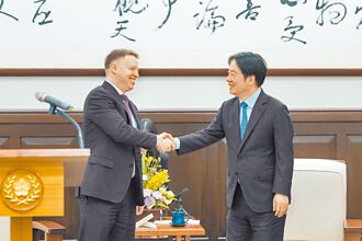 台湾何苦割肉饲美