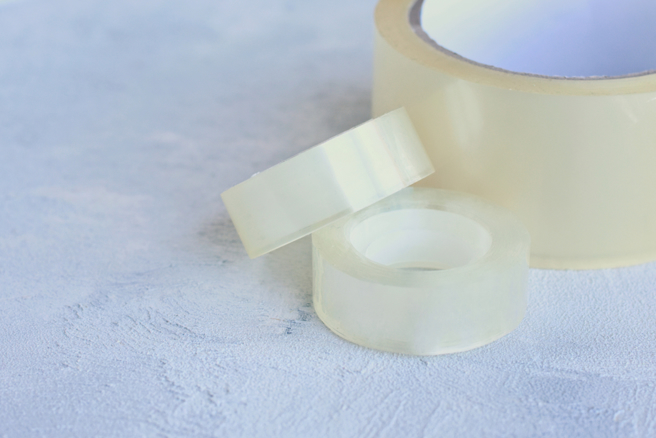 有日本網友分享在溫泉旅館有附封箱膠帶，用途引發討論。（示意圖：shutterstock／達志）