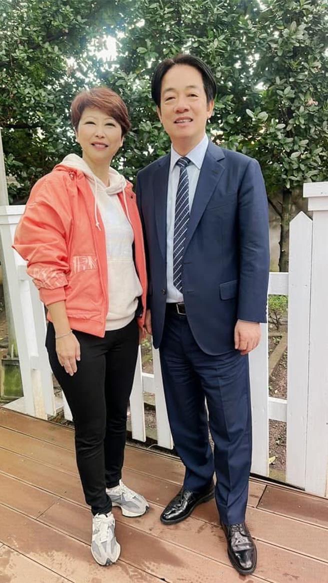 立委陈亭妃在脸书晒出与赖清德总统合影。(摘自陈亭妃脸书／曹婷婷台南传真)
