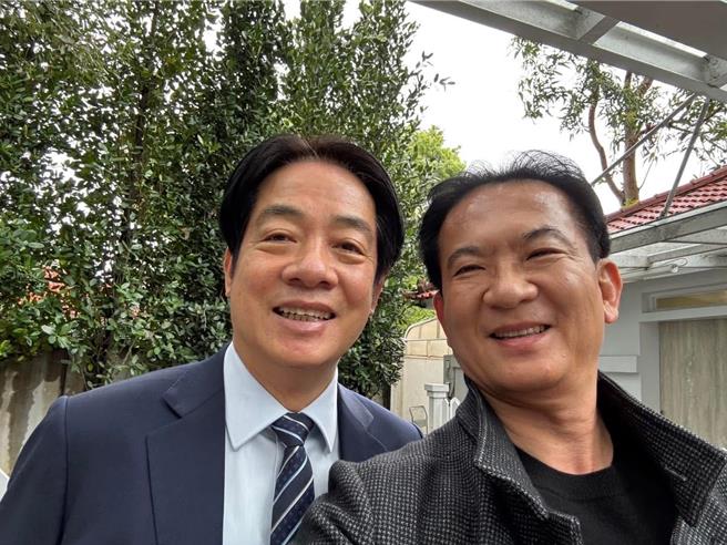 立委林俊宪晒出与赖清德总统合影，两人一脸灿笑。(摘自林俊宪脸书／曹婷婷台南传真)