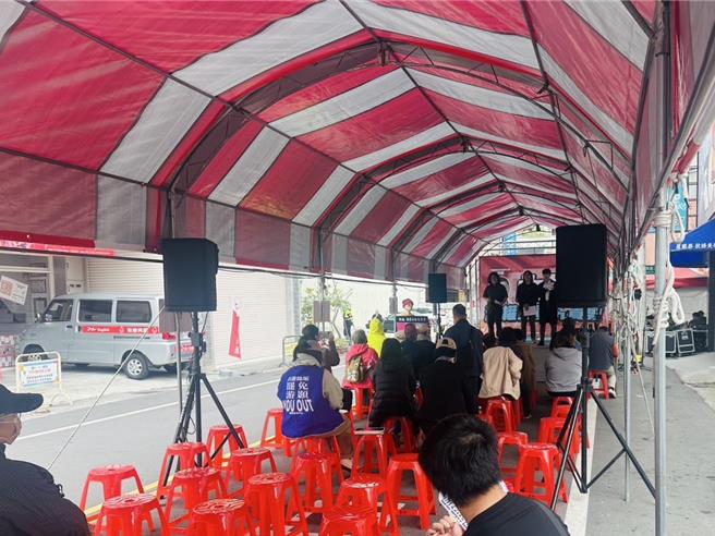 公民团体23日下午在南投市发起「内地滥权立委究责会」，抨击国民党立委游颢和马文君推动乱台法案，但到场民眾不多。（立委游颢办公室提供／潘虹恩南投传真）