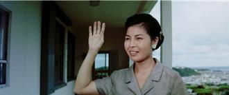 周遊前往沖繩參展 獲譽美麗度可比當年瑪麗蓮夢露勞軍