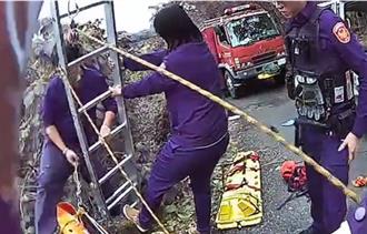 花蓮小貨車擦撞機車  騎士摔落2層樓高水溝重傷不治