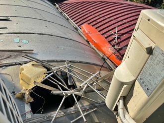 台南民宅突遭空襲！軍方靶機墜落砸破屋頂 意外現場曝光