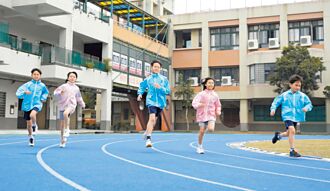 彰化 9000學童大跑步 累積2.6萬公里